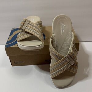 Clarks Women's Tan Strappy Sandals Arla Belle 8.5 NEW